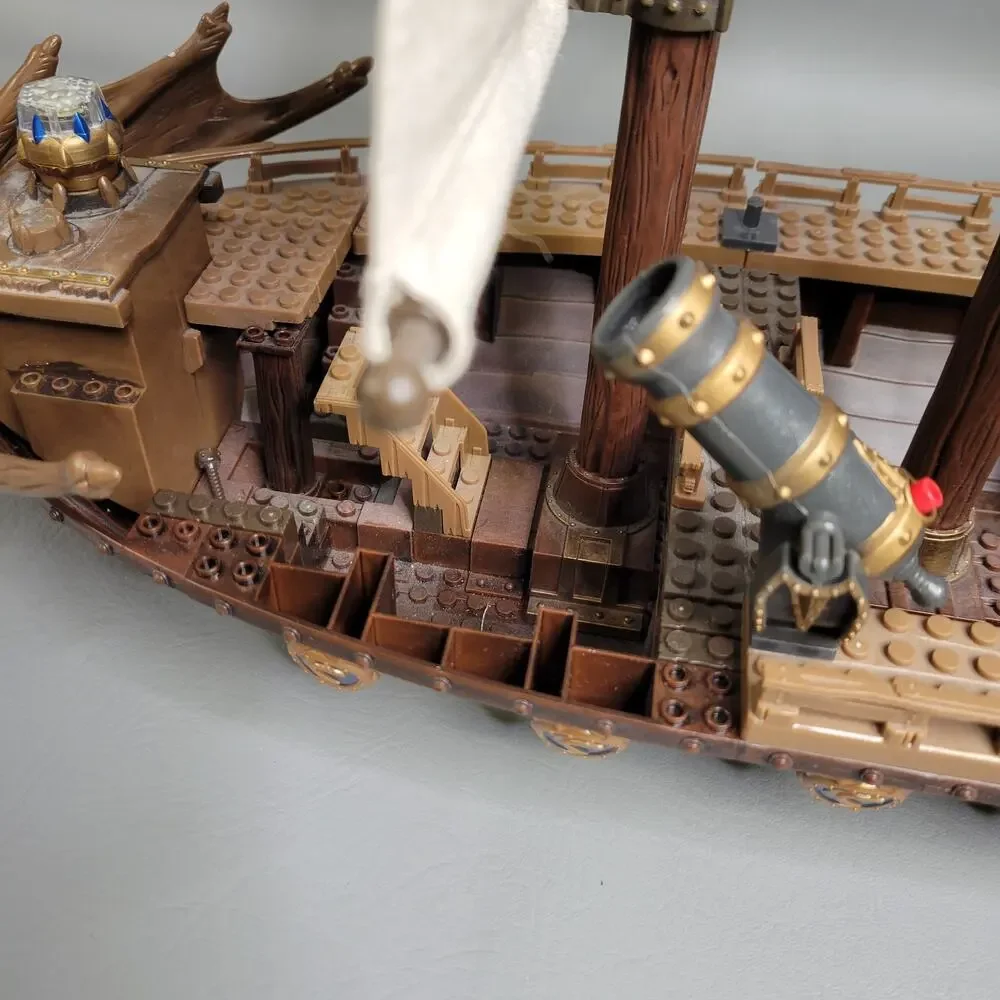 MEGA BLOKS Dragons Krystal Wars Man-O-War Ship Set 9895 Incomplete Dragon Works